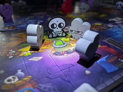 Keep the Heroes Out!-101 Board / Card Games-Brain Games OÜ